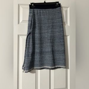 M. Rena Womens Pencil Stretch skirt is one size SM.